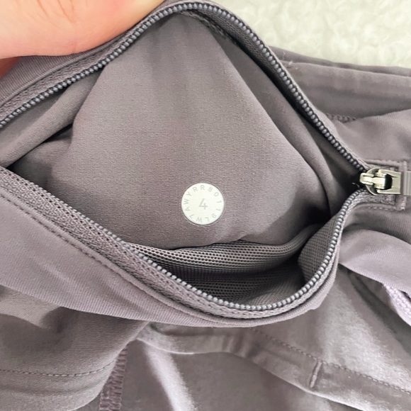 Lightly worn lululemon “speed up” shorts with a 2.5 inseam - Picture 3 of 4
